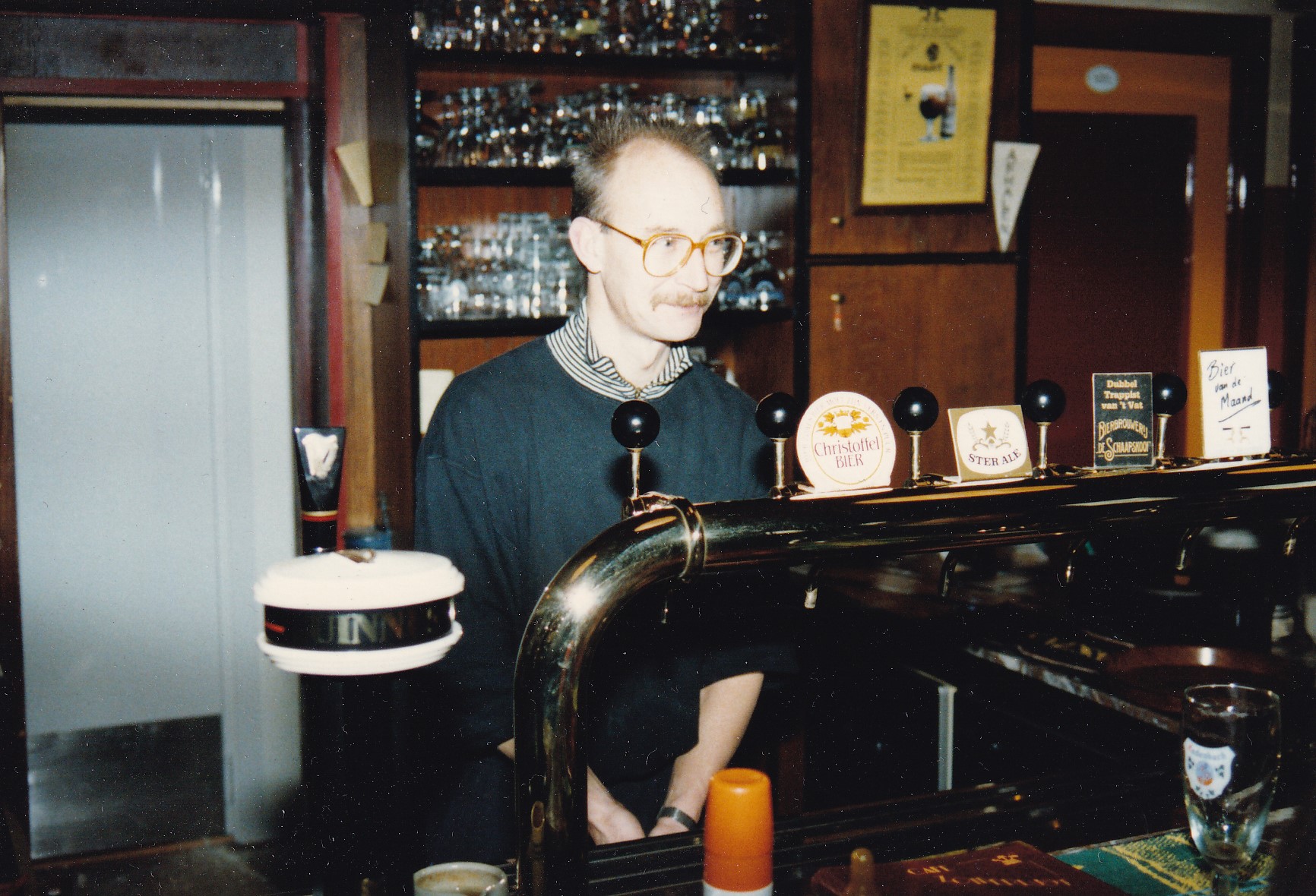 Tejo Kromhout, de bierspecialist van Tilburg, was vanaf 1972 eigenaar van café Zomerlust. In 2016 is Tejo overleden. © Eigen beheer Tejo Kromhout, de bierspecialist van Tilburg, was vanaf 1972 eigenaar van café Zomerlust. In 2016 is Tejo overleden. © Eigen beheer